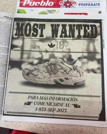 Bad Bunny adidas Response CL Ecru Tint auf einem Most Wanted Plakat