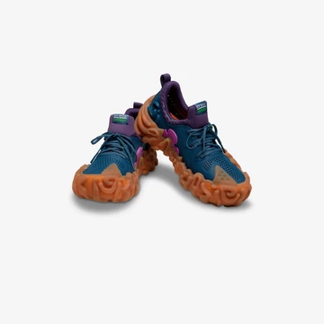 Salehe Bembury x Crocs Juniper Taro schräg