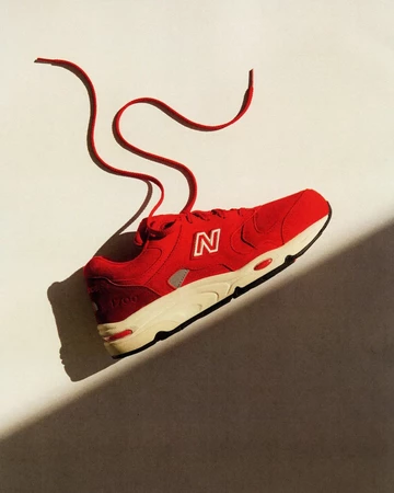 Kith New Balance 1700 Toronto Pack Rococco Red außen liegend