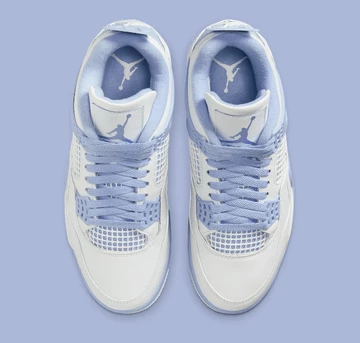Jordan 4 Retro Forget Me Not von oben