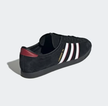 adidas London Better Scarlet schräg von hinten