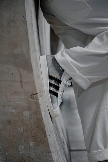 adidas Blondey Pro Model ADV Christopher hat den Schuh am Fuß