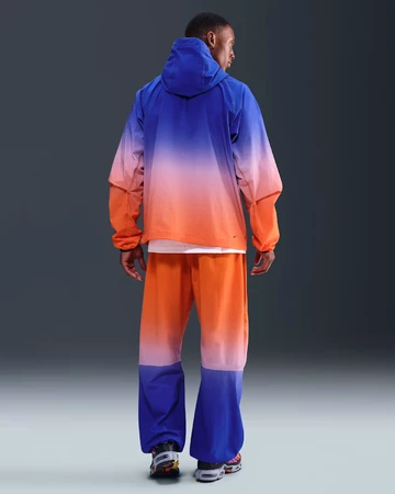Nike Tech Dn8 Bekleidungskollektion von hinten