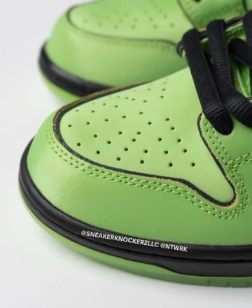 The Powerpuff Girls Nike SB Dunk Low Buttercup toebox