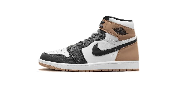 Jordan 1 High Latte von der Seite auf weißem Hintergrund