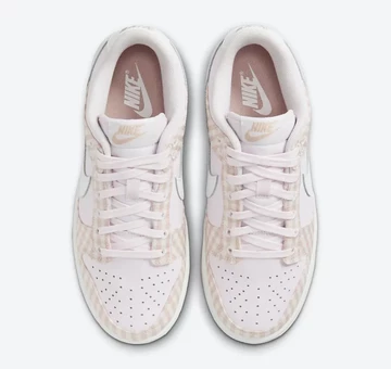 Dunk Low Pink Gingham von Oben