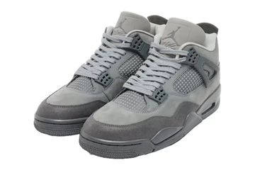 Jordan 4 SE Olympic schräg von oben