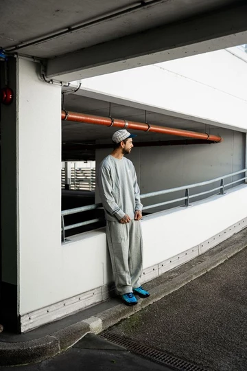 Air Max Plus 3 Laser Blue Lookbook Shoot mit Lenny im Parkhaus