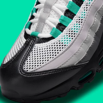 Air Max 95 Tiffany toebox