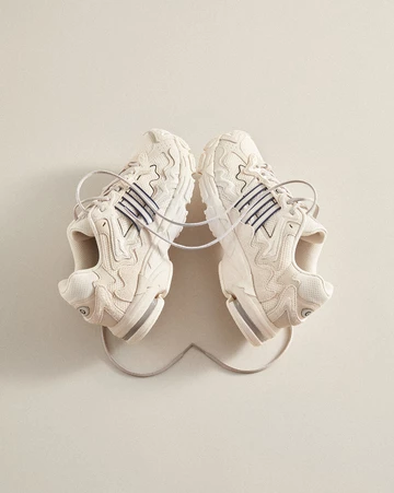 Bad Bunny adidas Response CL Wonder White Lookbook Außenseiten