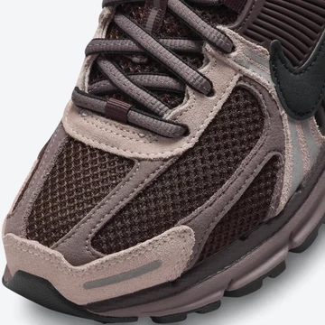 Nike Vomero 5 Plum Eclipse Detail Toebox