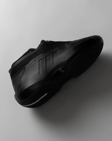 adidas Crazy IIInfinity Triple Black - seitlich nach oben