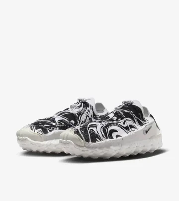 Nike ISPA MindBody Black White schräg