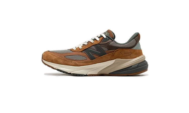 Carhartt WIP New Balance 990v6