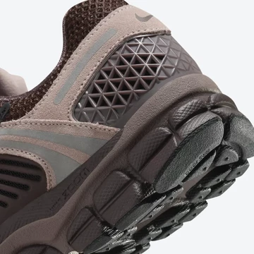 Nike Vomero 5 Plum Eclipse Detail Ferse