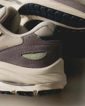 Mizuno Wave Rider Beta Urban Landscape Pack Quicksilver Detal Ferse