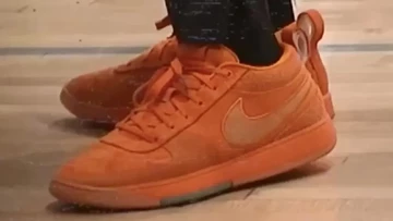 Drake trägt den Nike Book Chapter 1 Nahaufname on-feet