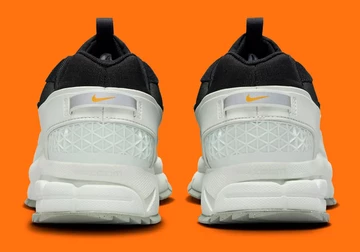 Nike Zoom Vomero 5 Roam Winterized silver von hinter