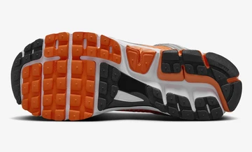 Nike Vomero 5 Safety Orange Sohle