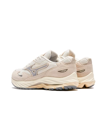 Der Mizuno Wave Rider Beta White Sand von hinten