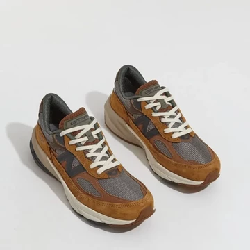 Carhartt WIP New Balance 990v6 Paar von Oben
