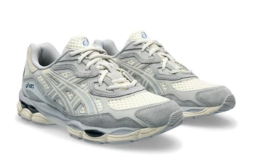 Der ASICS Gel-NYC Ivory von schräg außen