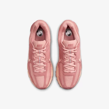 Nike Zoom Vomero 5 Red Stardust Paar von oben