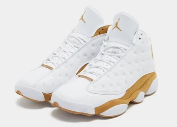 Jordan 13 Wheat schräg