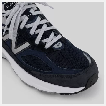 New Balance 990v6 Navy Grey Detail Toebox