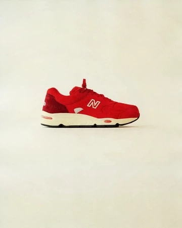 Kith New Balance 1700 Toronto Pack Rococco Red außen