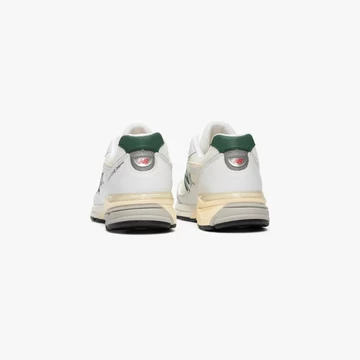 New Balance 990v4 White Green von Hinten