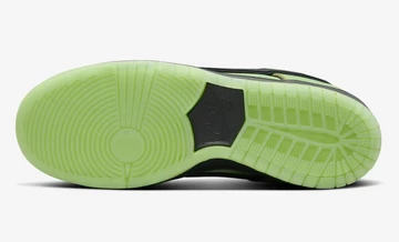 The Powerpuff Girls Nike SB Dunk Low Buttercup official Pictures