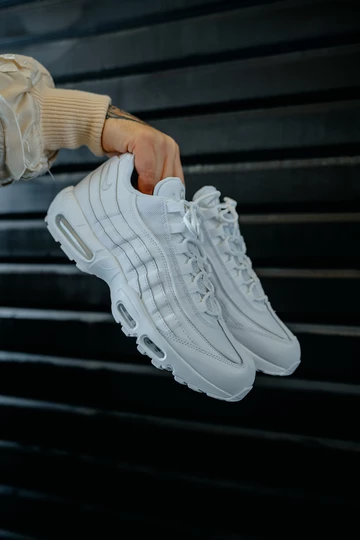 Air Max 95 All White - on feet & Outfit Bilder