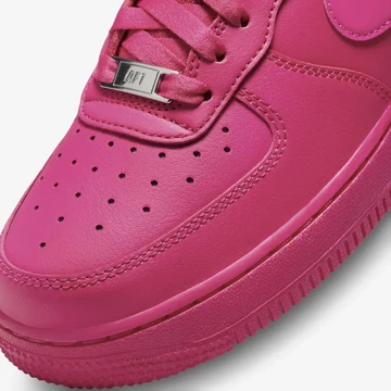 Air Force 1 Low Fireberry Detail Toebox