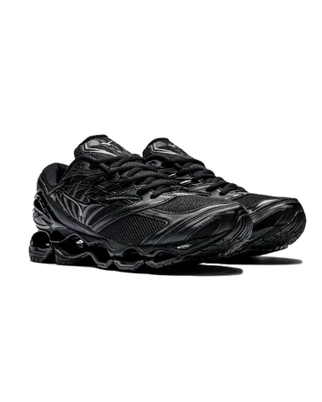 Der Mizuno Wave Prophecy LS Black von außen