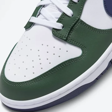 Dunk Low Fir Green Detail Toebox