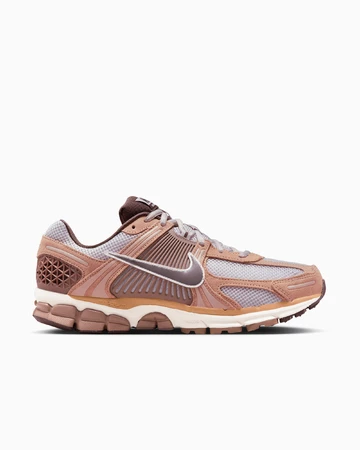 Der Nike Zoom Vomero 5 Dusted Clay von innen
