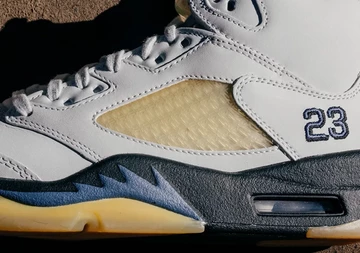 A Ma Maniere Jordan 5 Diffused Blue Closeup