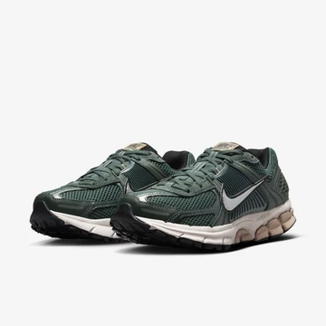 Nike Zoom Vomero 5 Vintage Green Paar seitlich
