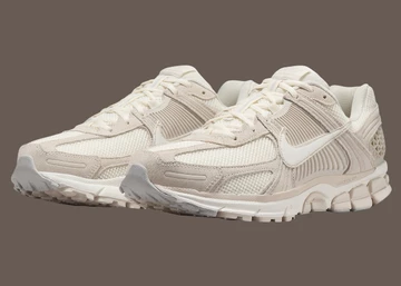 Nike Zoom Vomero 5 Light Orewood Brown Beige schräg frontal