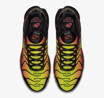 Nike Air Max Plus Volt Solar Red von oben