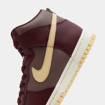 Dunk High Plum Eclipse Detail hinterer Teil