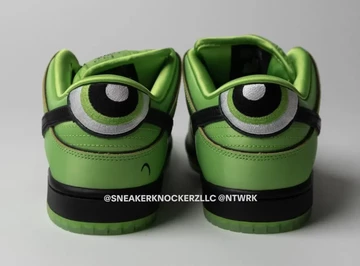 The Powerpuff Girls Nike SB Dunk Low Buttercup von hinten