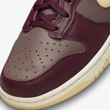 Dunk High Plum Eclipse Detail Toebox