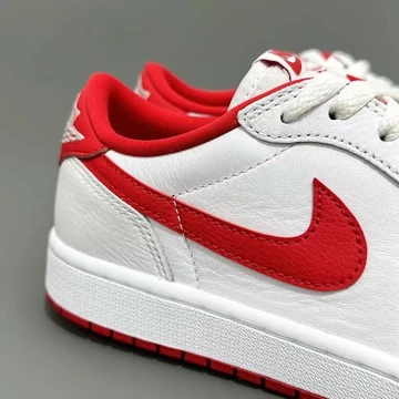 Jordan 1 Low OG University Red Details