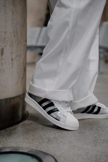 adidas Blondey Pro Model ADV Christopher hat den Schuh am Fuß