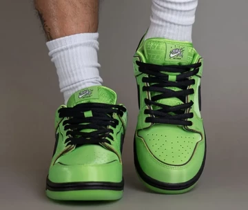 The Powerpuff Girls Nike SB Dunk Low Buttercup toebox von vorne