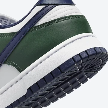 Dunk Low Fir Green Detail Ferse