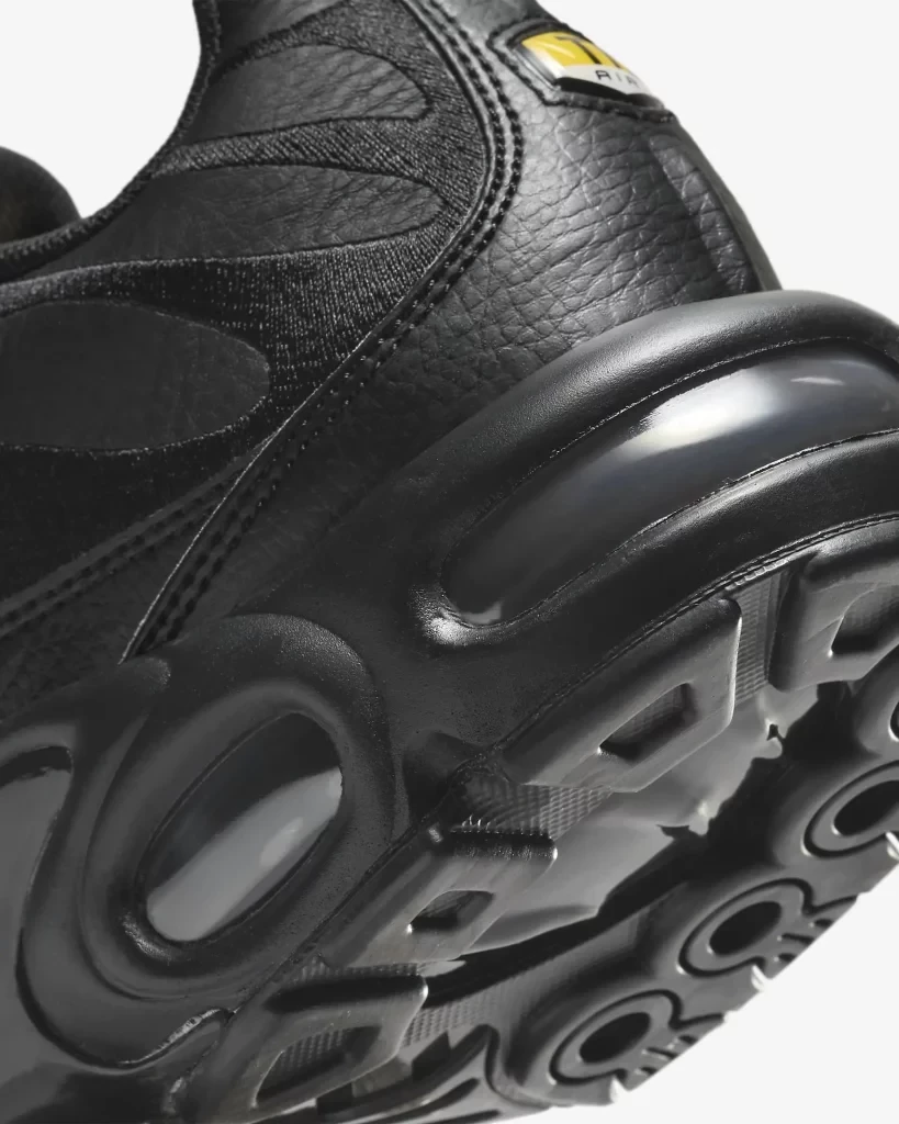 Air Max Plus Black Leather Dead Stock