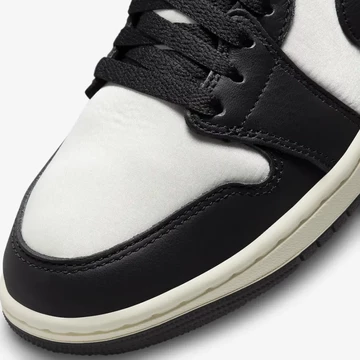 Jordan 1 Low Vintage Panda DEtail Toebox
